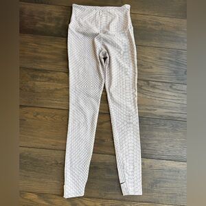 Varley Stirrup Legging mermaid scale print size Medium